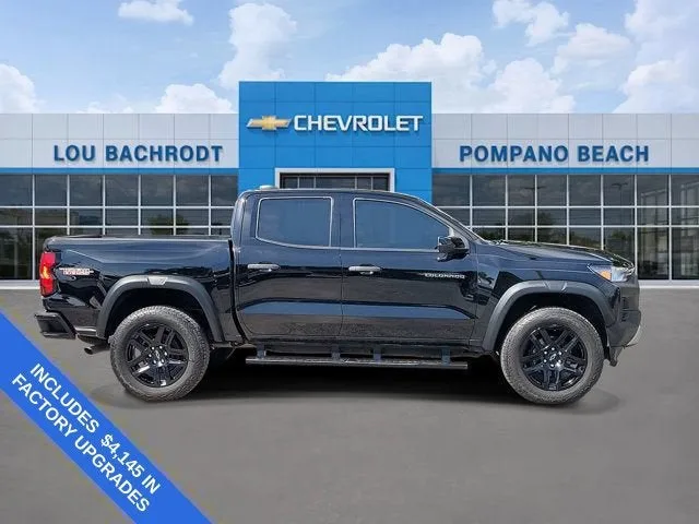 2023 Chevrolet Colorado 4WD Trail Boss photo 2