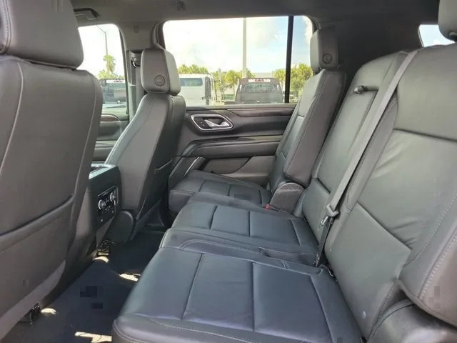 2024 Chevrolet Suburban LT photo 15