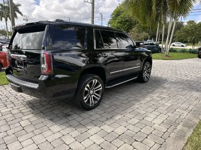 2019 GMC Yukon Denali photo 37