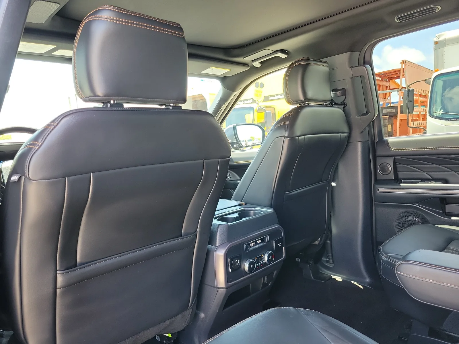 2023 Ford Expedition Platinum photo 16