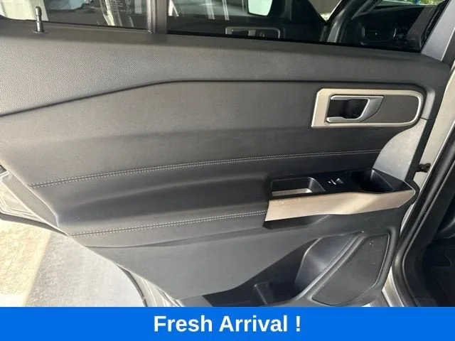 2023 Ford Explorer XLT photo 14