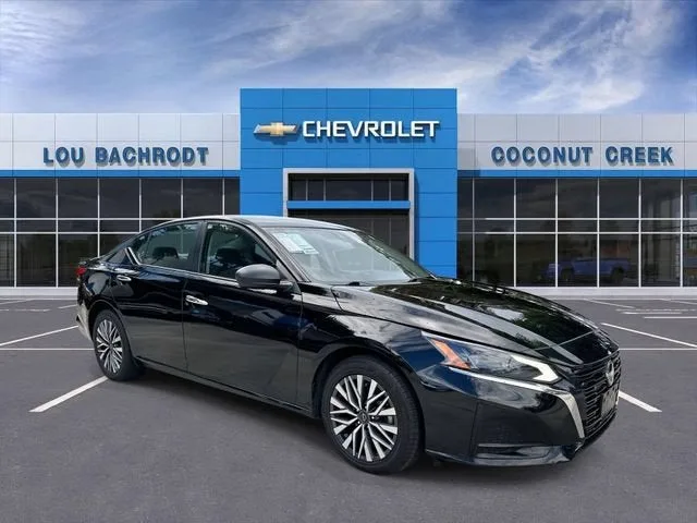 2024 Nissan Altima 2.5 SV photo 2
