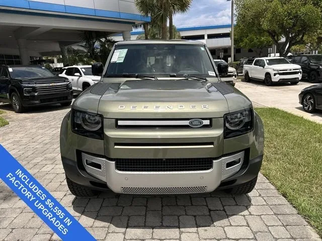 2020 Land Rover Defender HSE photo 18