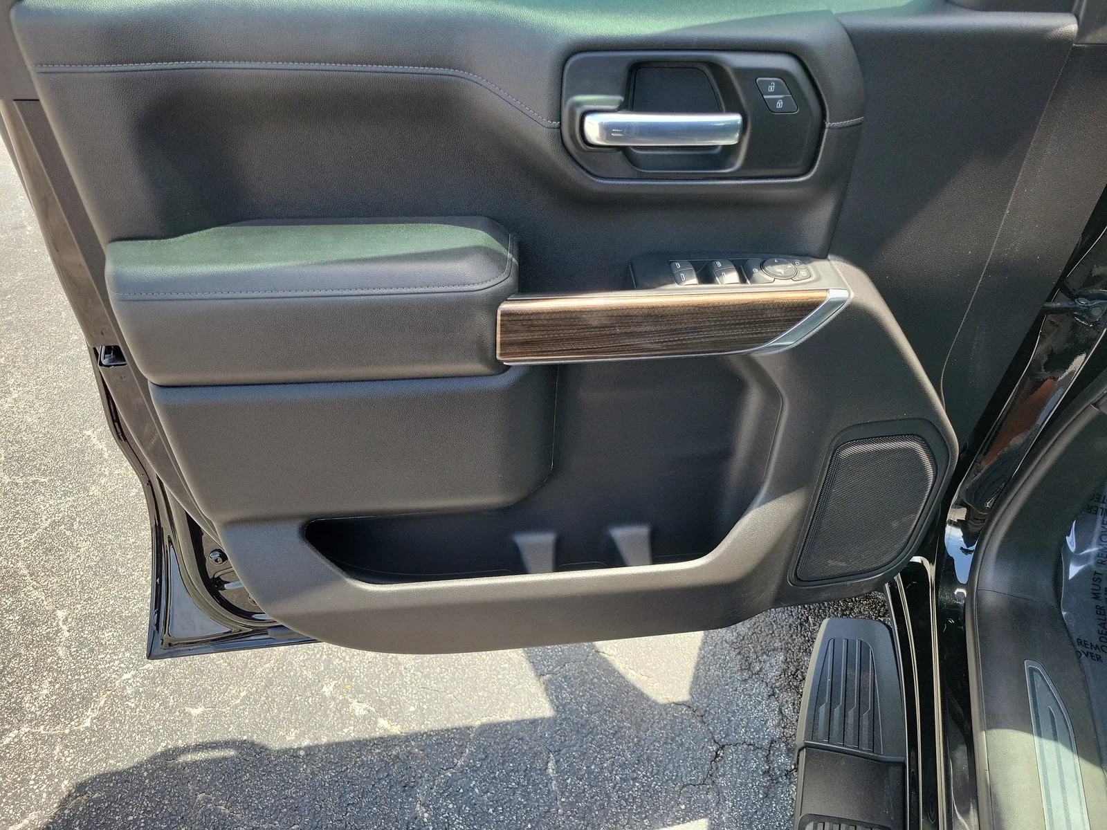 2022 Chevrolet Silverado 1500 LTD RST photo 24