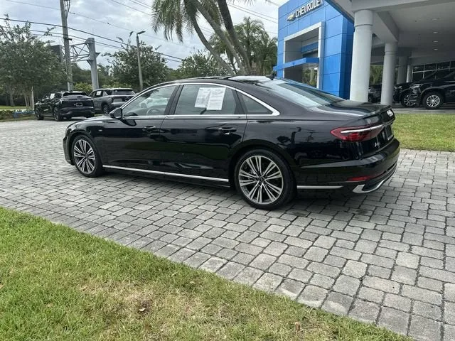 2023 Audi A8 4DR L QTRO 55 TFS photo 32