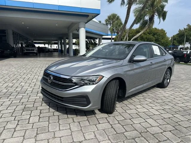 2024 Volkswagen Jetta SE photo 16