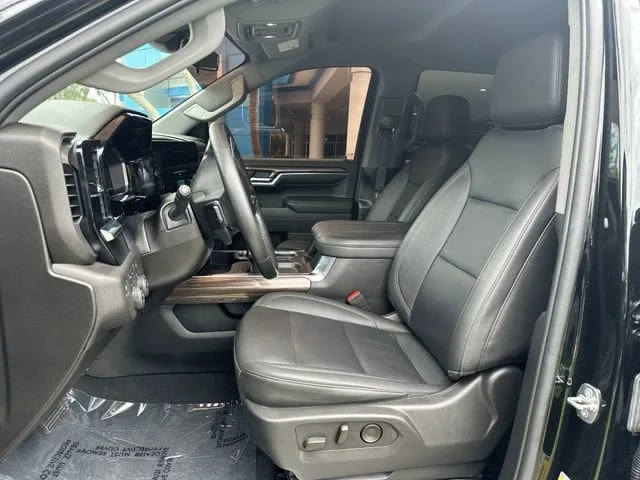 2024 Chevrolet Silverado 1500 RST photo 30