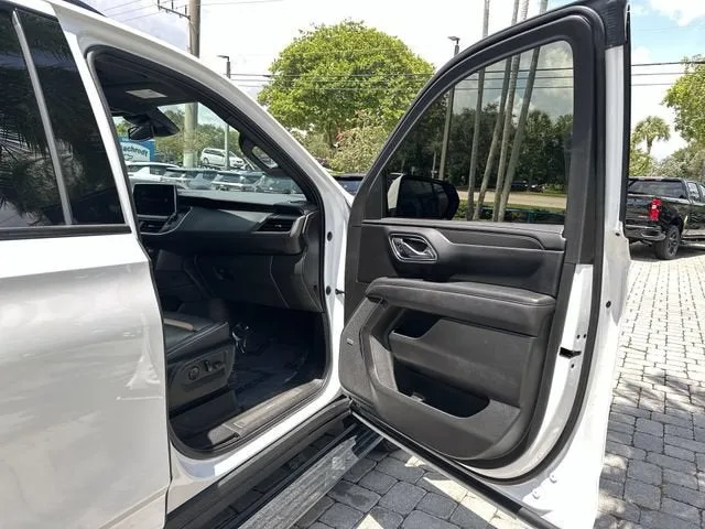 2023 GMC Yukon AT4 photo 23