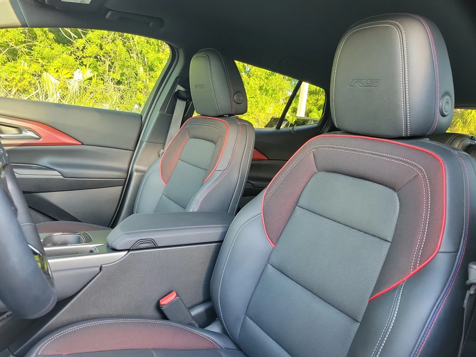 2024 Chevrolet Equinox EV RS photo 22