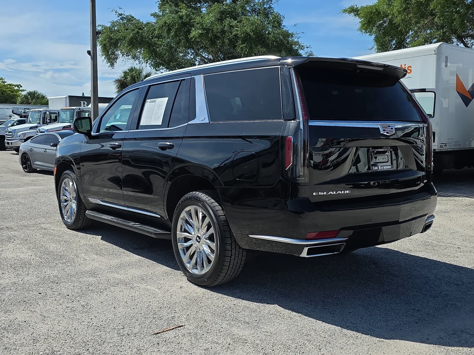2023 Cadillac Escalade Premium Luxury photo 5