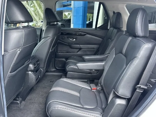 2024 Honda Pilot EX-L 7 Passenger photo 27