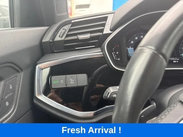 2025 Audi Q3 S line Premium photo 9