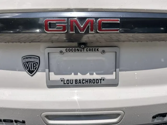 2023 GMC Yukon AT4 photo 13