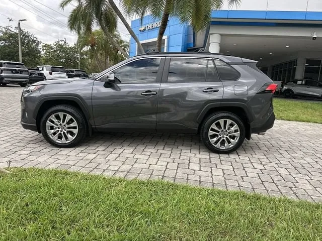 2024 Toyota RAV4 XLE Premium photo 32