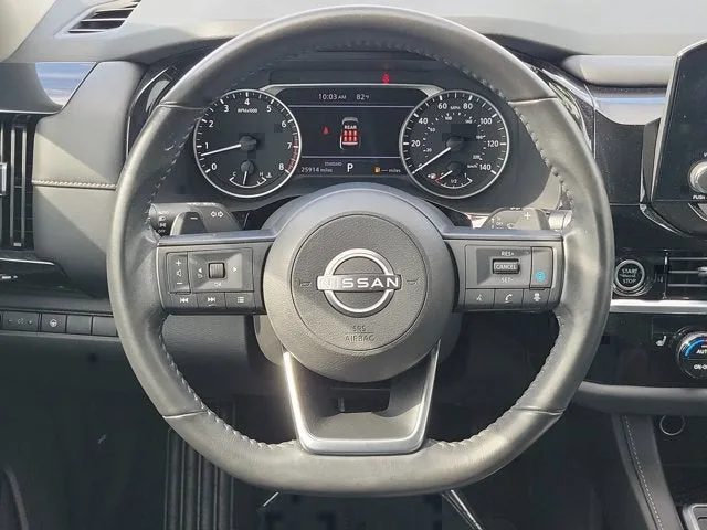 2024 Nissan Pathfinder SV photo 17