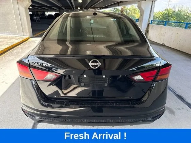 2025 Nissan Altima SV photo 19