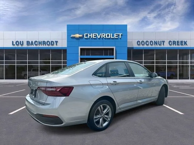 2024 Volkswagen Jetta SE photo 8