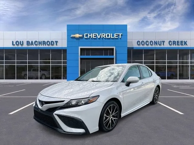 2024 Toyota Camry SE photo 4