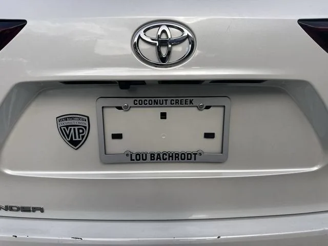 2024 Toyota Highlander LE photo 13