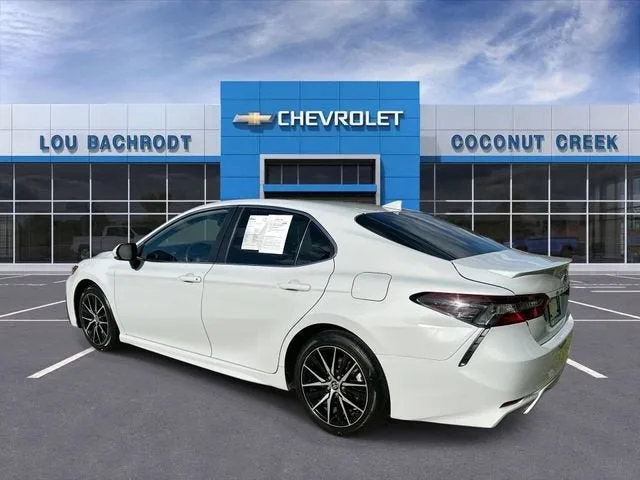 2024 Toyota Camry SE photo 6