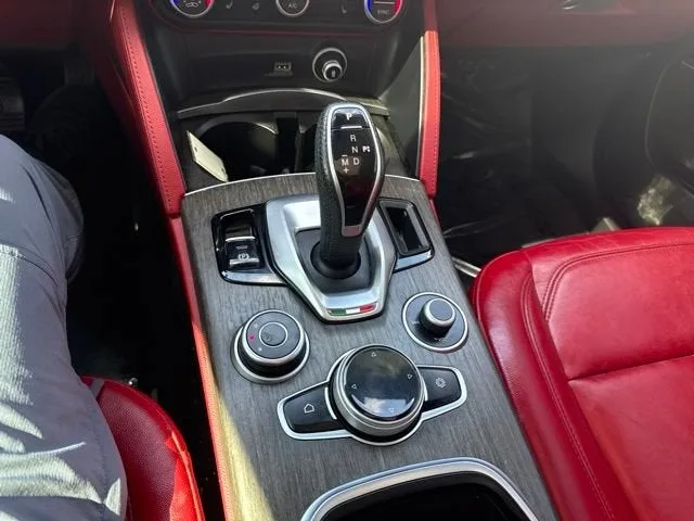 2020 Alfa Romeo Stelvio Ti photo 8