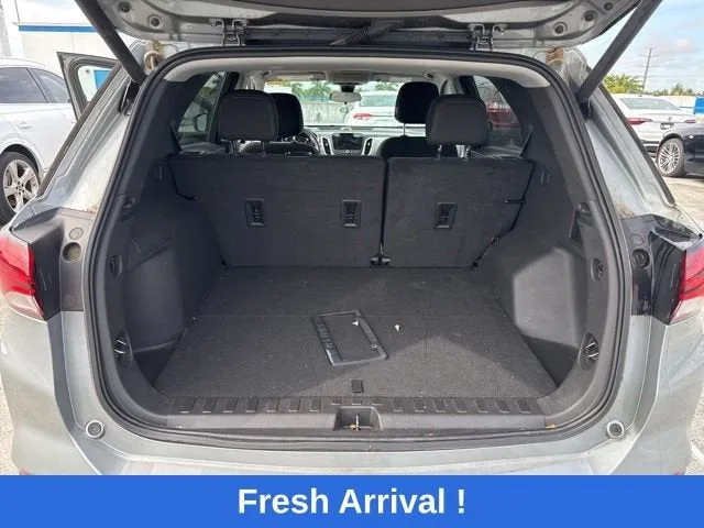 2023 Chevrolet Equinox LT photo 4