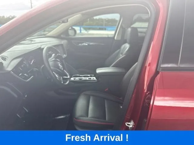 2023 Buick Envision Essence photo 2