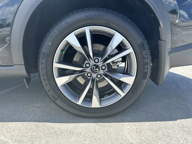 2024 INFINITI QX60 LUXE photo 11