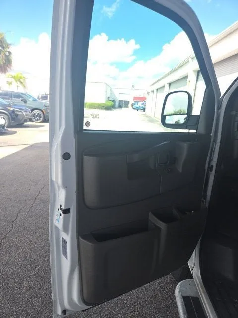 2025 Chevrolet Express Cargo WT photo 20