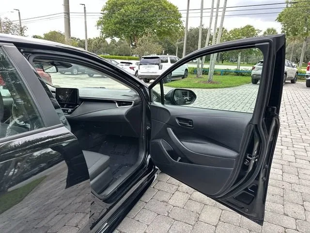 2024 Toyota Corolla LE photo 23