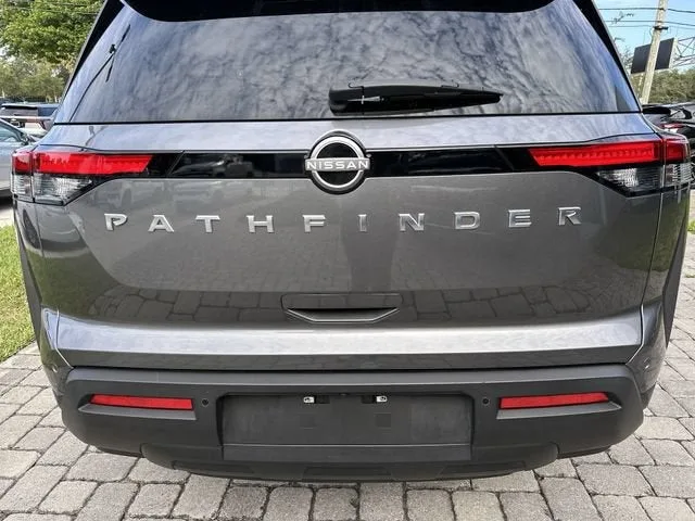 2024 Nissan Pathfinder S photo 38