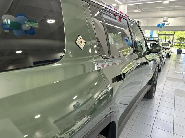 2023 RIVIAN R1S Adventure photo 36
