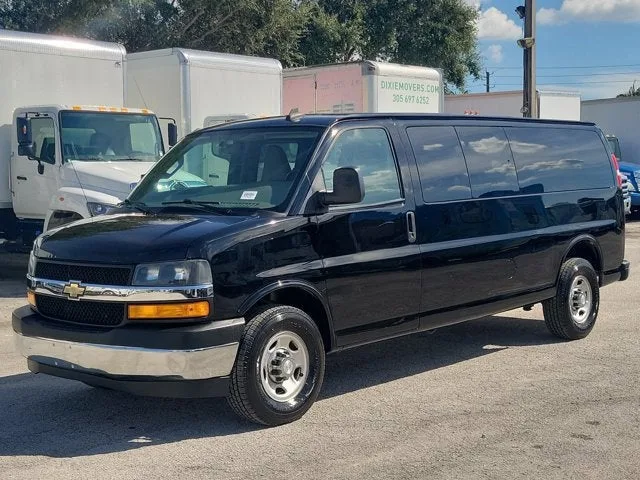2018 Chevrolet Express Passenger 3500 LT photo 7
