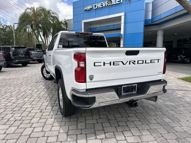 2024 Chevrolet Silverado 3500 HD LTZ photo 12