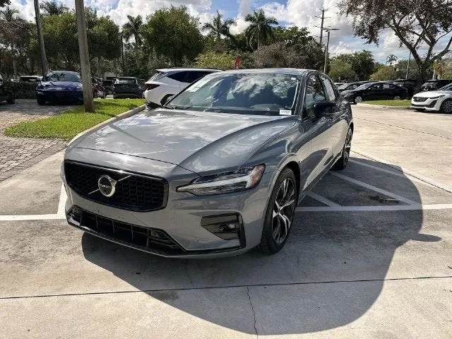 2024 Volvo S60 Plus Dark Theme photo 20