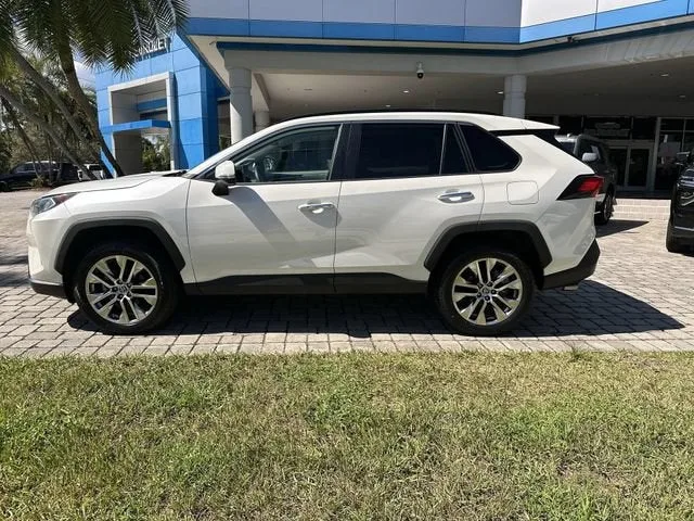 2021 Toyota RAV4 Limited photo 31