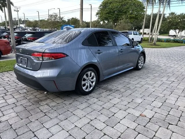 2023 Toyota Corolla LE photo 38