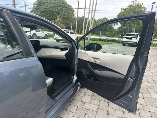 2024 Toyota Corolla LE photo 23