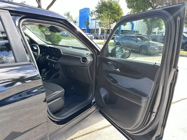 2024 Chevrolet Trailblazer LS photo 23