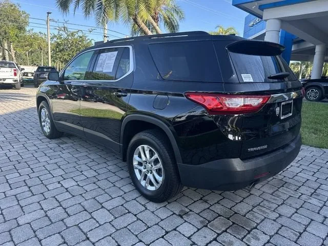 2021 Chevrolet Traverse LT Leather photo 34