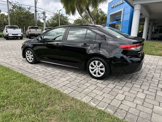 2024 Toyota Corolla LE photo 33