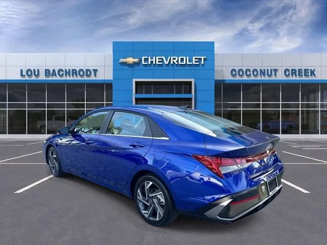 2025 Hyundai Elantra SEL Convenience photo 6