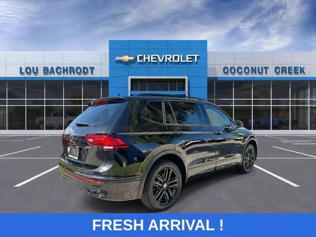 2022 Volkswagen Tiguan SE R-Line Black photo 8