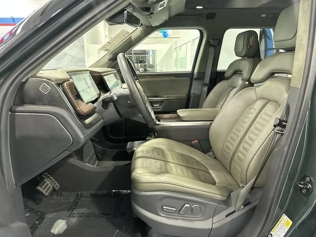 2023 RIVIAN R1S Adventure photo 29
