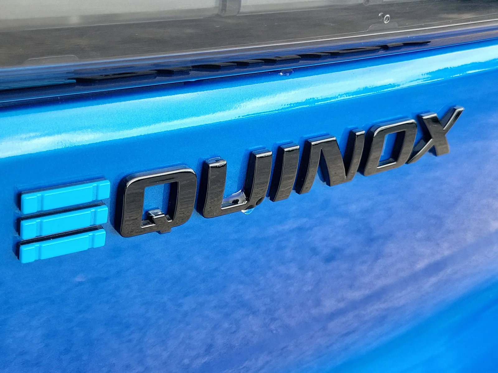 2025 Chevrolet Equinox EV RS photo 11