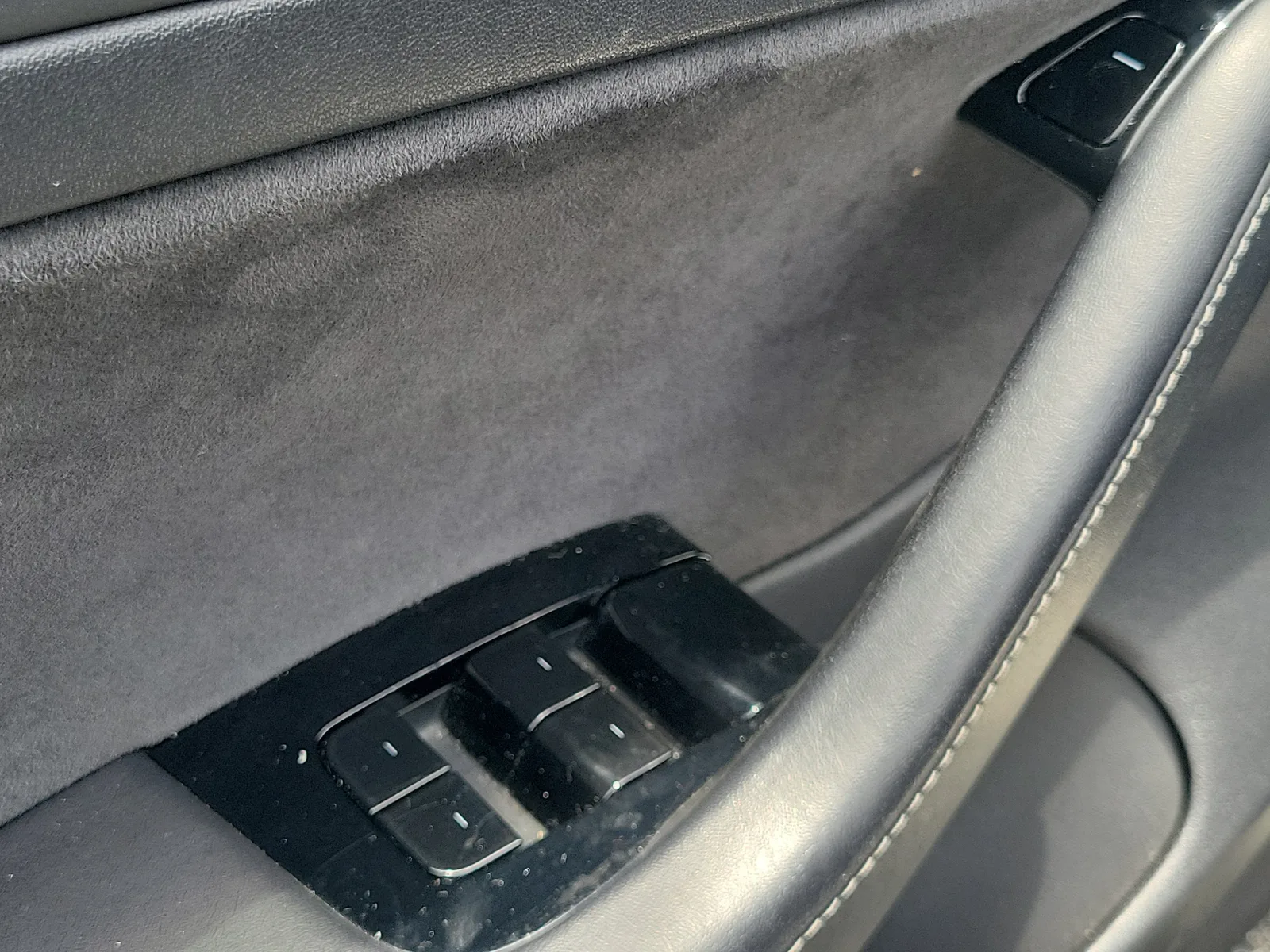 2020 Tesla Model 3 Standard Range Plus photo 22