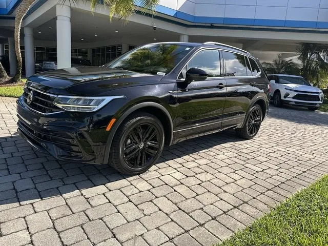 2022 Volkswagen Tiguan SE R-Line Black photo 21