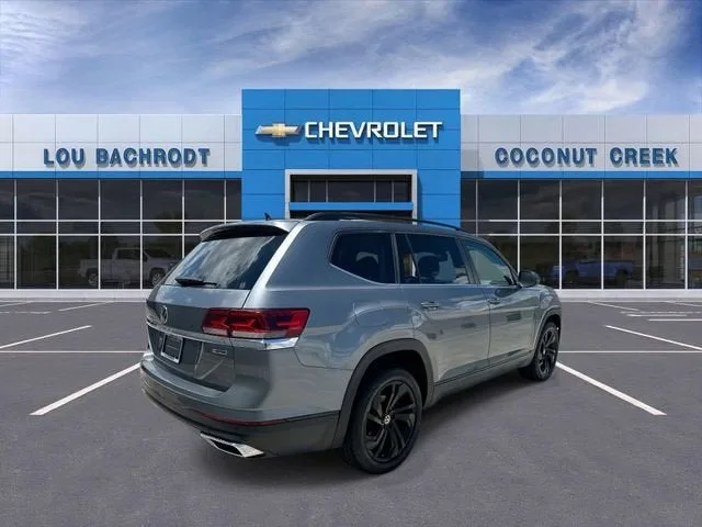 2022 Volkswagen Atlas 2.0T SE w/Technology photo 8