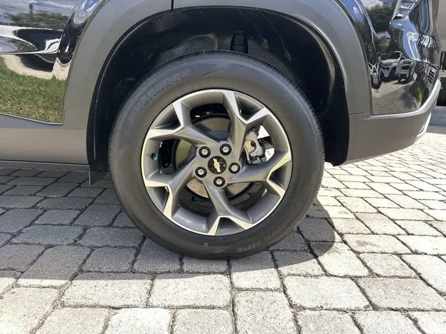 2024 Chevrolet Trax LT photo 11
