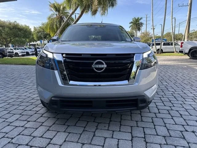 2025 Nissan Pathfinder SV photo 19
